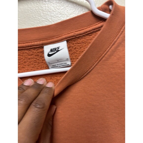 Nike Men's Oversized Sweatshirt Small Orange Crew Neck Swoosh Pullover - Picture 3 of 7